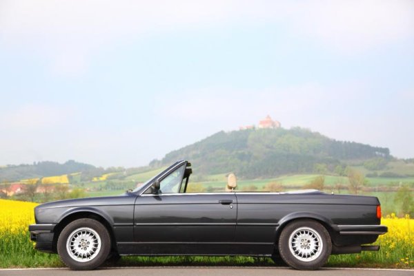 E30 325i Cabrio vor Wachsenburg