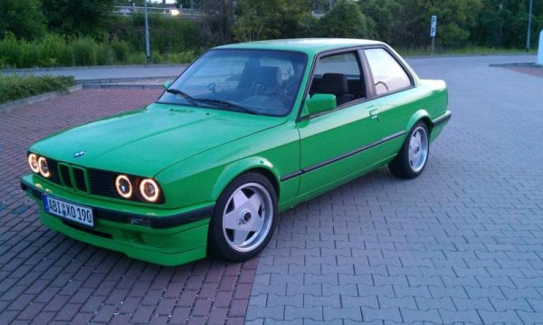 der weisse in grün nach dem unfall :D