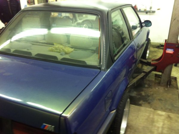 Stehen ein wenig raus die Räder..