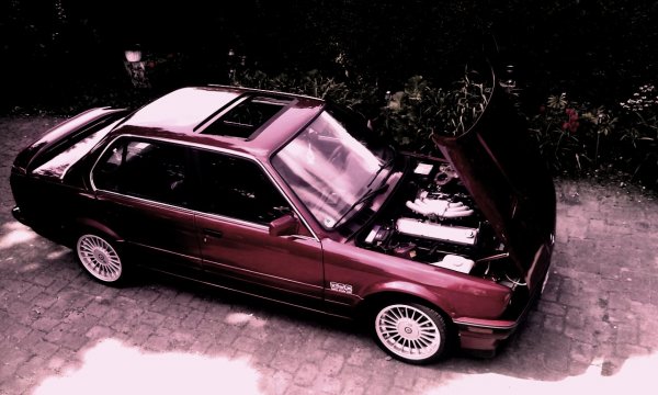 BMW E30 320i "Calli"