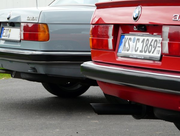 Brillantrot vs Basaltblau (1)