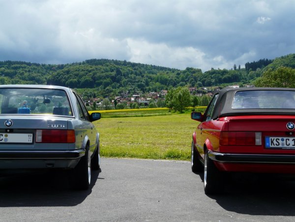 Brillantrot vs Basaltblau (2)