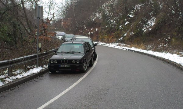 Mattschwarz in Weiß