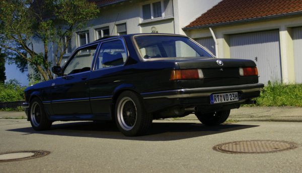 E21 323i bei Nacht I