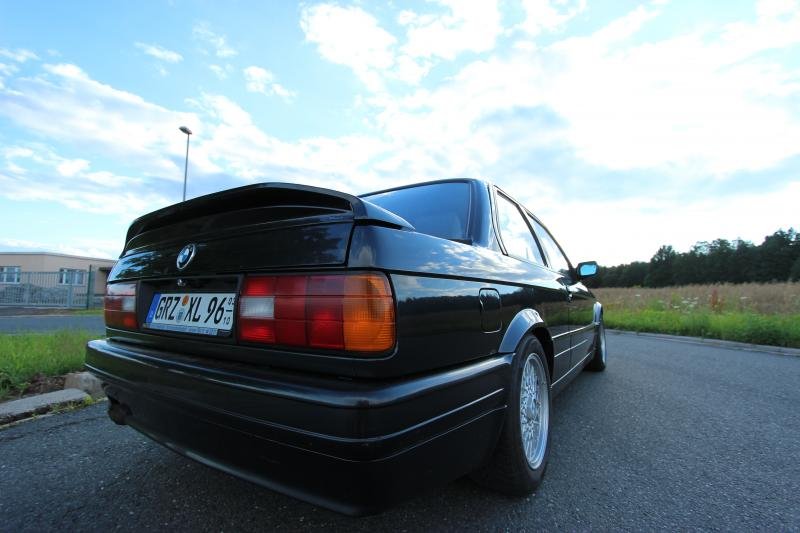 BMW E30 325i