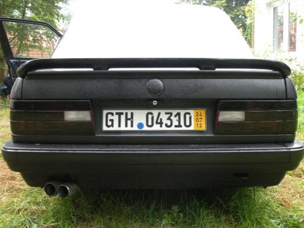 Geiler Arsch....aber der Spoiler kommt wieder ab..