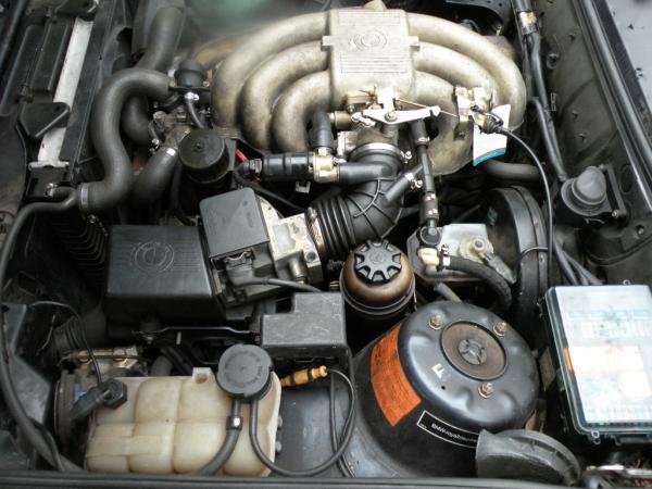 Das Aggregat :)....lang macht er´s nicht mehr.. Riss zwischen fünf und sechs :(...aber Kopf hoch, dann is Platz für was Neues :)