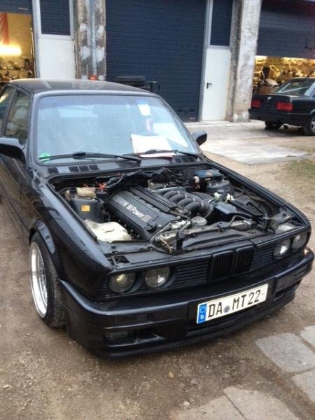 E30 gerade nach dem ersten Start.