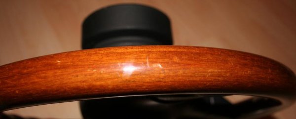 Macken auf rechter Seite (3 Uhr)