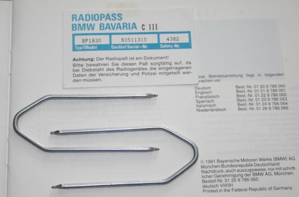 Anleitung mit Code und Ausziehwerkzeug