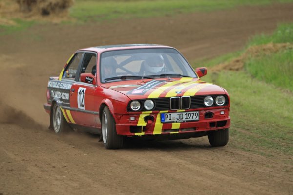 318iS Dirt-Race