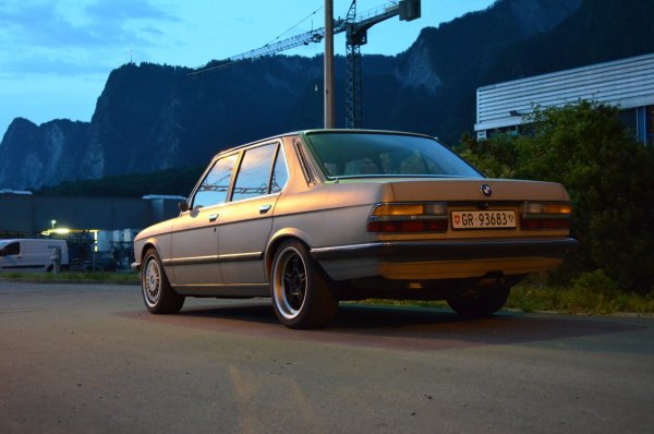BMW 528i e28