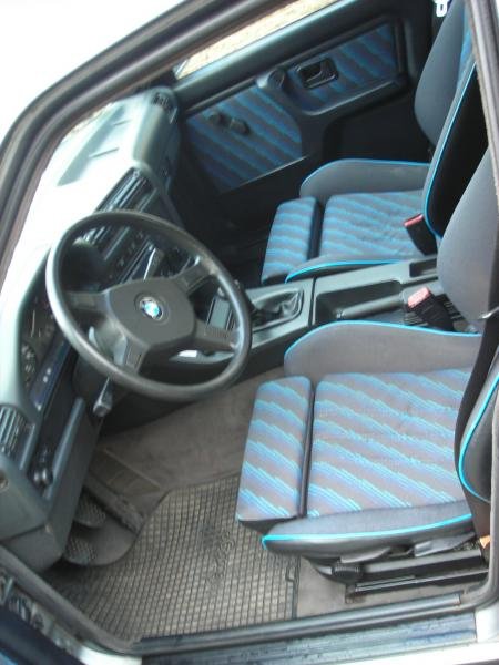 Blau Edition-Ausstattung in ziemlich gut