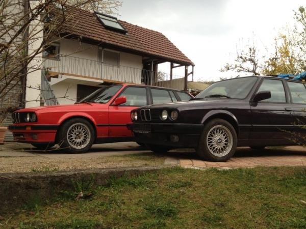 Mein erstes Auto: brillantroter 318 touring & mein zweites Auto: daytona-violett farbener 316i touring.