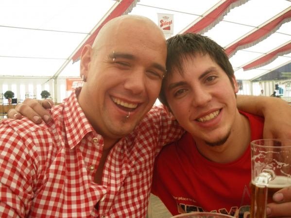 Stunde 15 im Bierzelt .g.