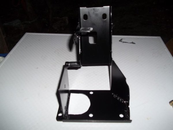 pedalerie v81<br><br>mein geänderter pedalbock für den v8 umbau.<br>es wurden die pedale vom e34 verwendet.<br>der bock und die pedale wurden abschließend pulverbeschichtet.