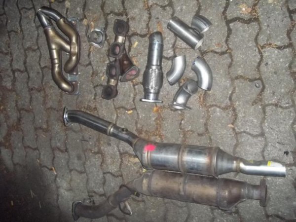 paar auspuffteile :-)