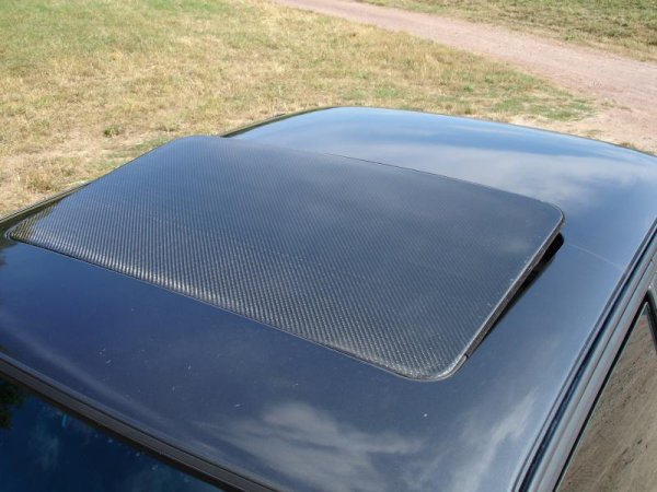 funktionsfähiger schiebedachdeckel aus carbon