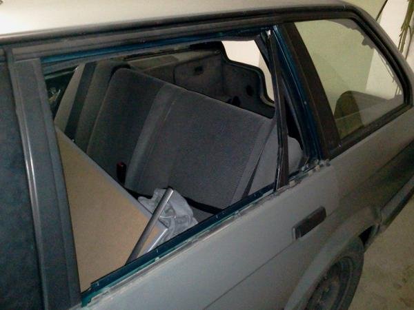 Scheiben Verdunkeln<br><br>BMW E30 Touring 324td<br><br>Projekt 6.0 BOMBA