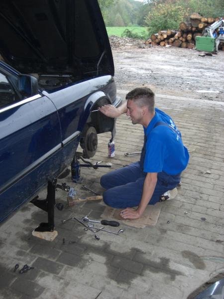 10.10.09 Neue Stoßdämpfer fürs Winterauto.