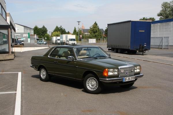 Die Farbe nennt sich Mangogrün (Unilack)