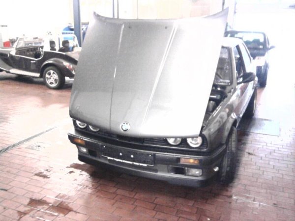 Neue Nebelscheinwerfer und Is-Lippe.