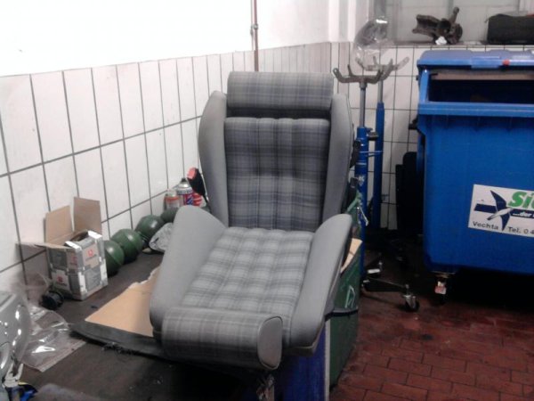 Neue Is-Sitze geschmiert und Gereinigt.