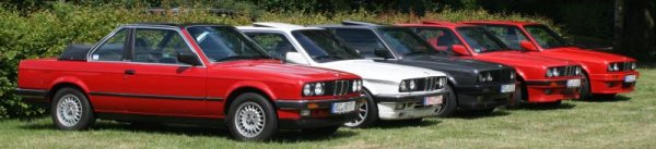 Das Youngtimertreffen wurde klar von E30igs dominiert...<br>Dies ist nur der schmale Rest... es waren mehr als doppelt so viele da.