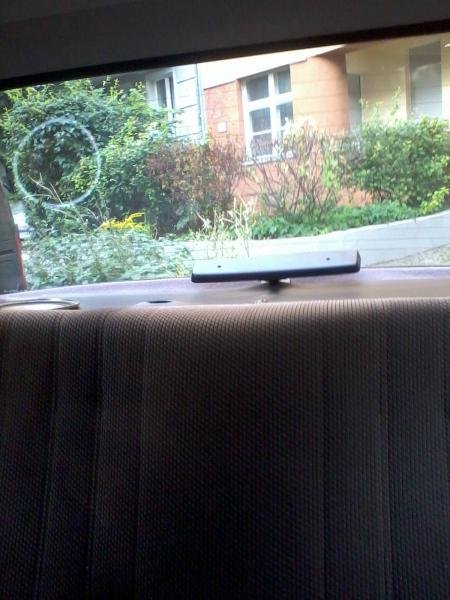 wurde mal nachgerüsstet ... schaut cool aus ... kann drinne bleiben wenn die neue hutablage sammt grosser boxen drinne is