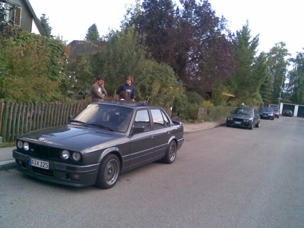 325i nfl mit m-technik2 bj 1988, alles orginal auser n paar kleinigkeiten mit echten 111000km