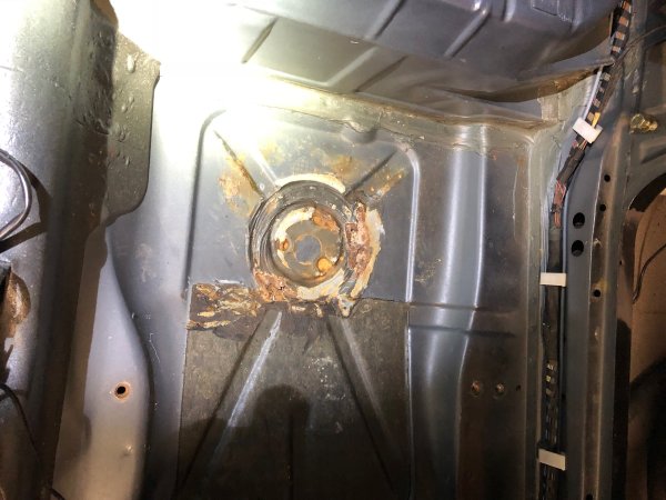 Fahrerseite Rost hinten