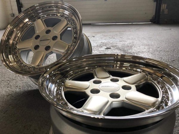 D8F0FBB1 B87D 40B5 A899 89F1F1420143