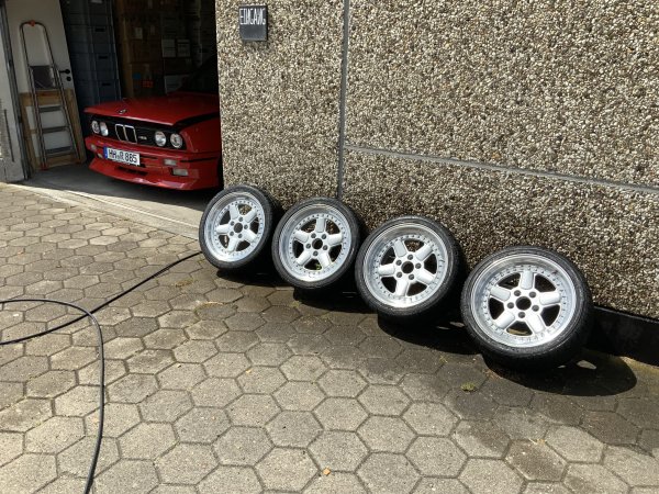 343FAA00 35A5 4066 9F72 1D84E6BAF4A6