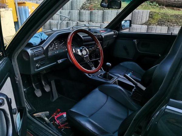 Neues Lenkrad und Sitze