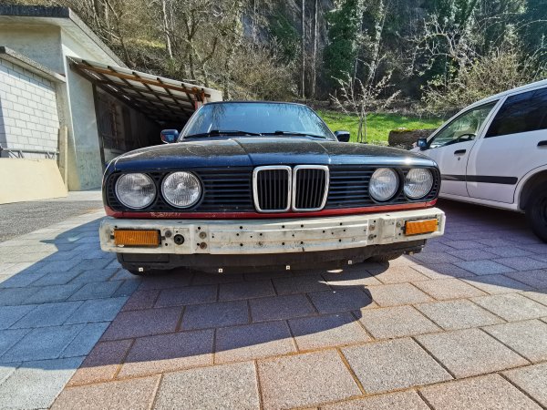 Original Stossstange abmontiert