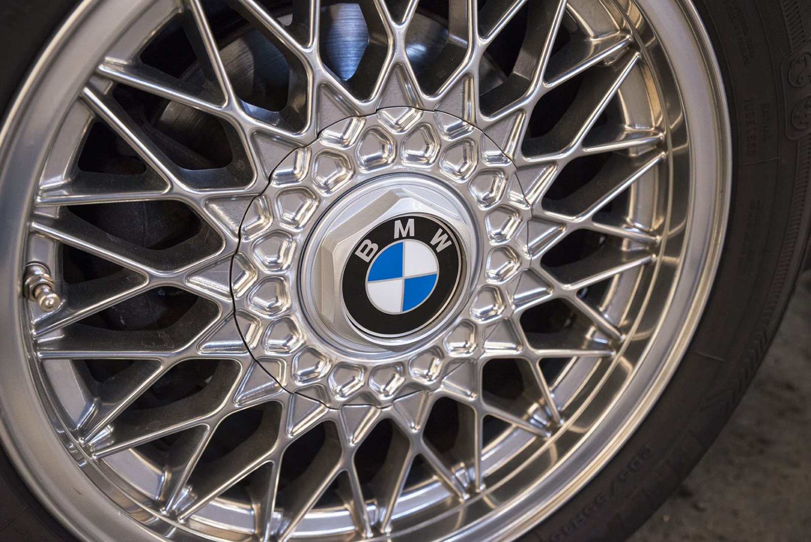 BMW E30 Detail 02