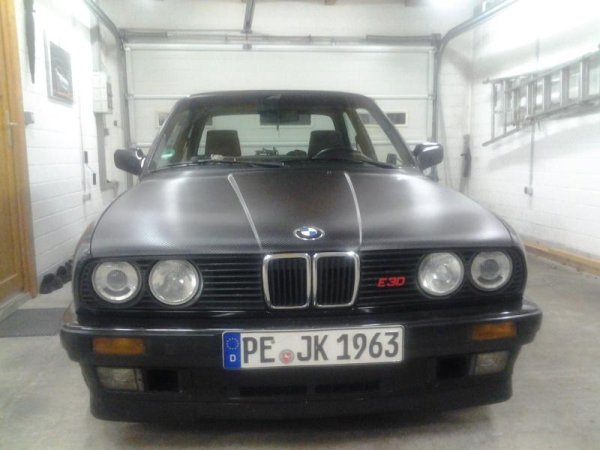 Carbonfolierte Haube