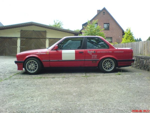 Mit Motorschaden (der liegt im Kofferaum- deswegen diese BergAufFahrwerk ;-) )