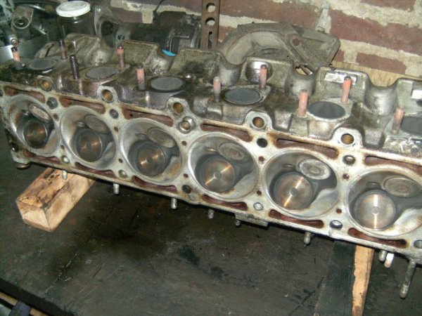 Kopf M20 2,6 003<br><br>Jetzt geht auch dem Kopf ans eingemachte.