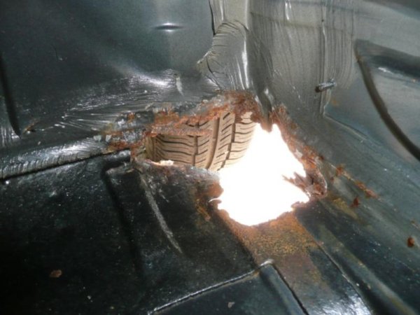 36   08.08.2009   Beifahrerfußraum