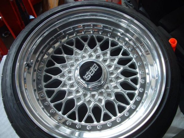 B B S 9J16 frisch Poliert und Lackiert mit nem 215/40 Reifen :-)