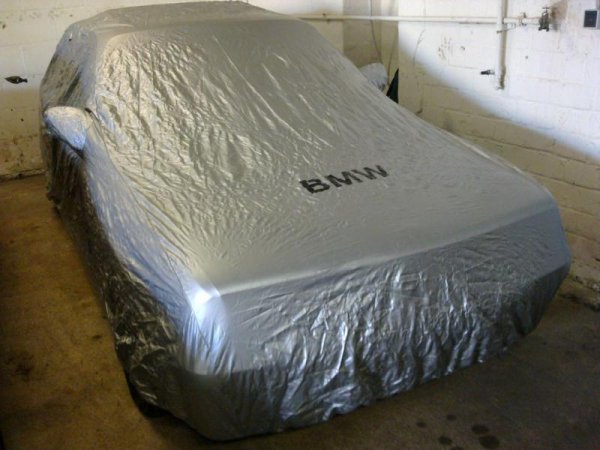 Und so steht er eingemottet und warten auf den " Tag der Zulassung "  :-)