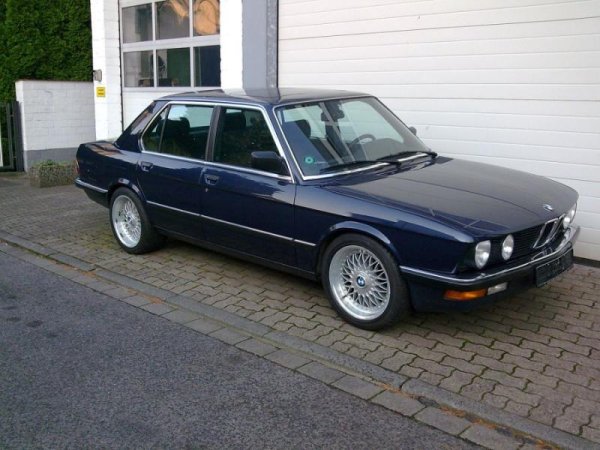 Dann 8 & 9J17 2tlg BBS vom e34 bekommen und die gefielen mir sehr gut. <br>Hat leider hinten geschliffen sie sau und ziehen will ich auf garkeine Fall.<br>Also weitersuchen :-(