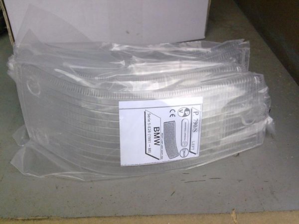 Ebay ist schon was Tolles :-)<br>Und weiße Blinker sind natürlich auch für den e28 was schönes :-)