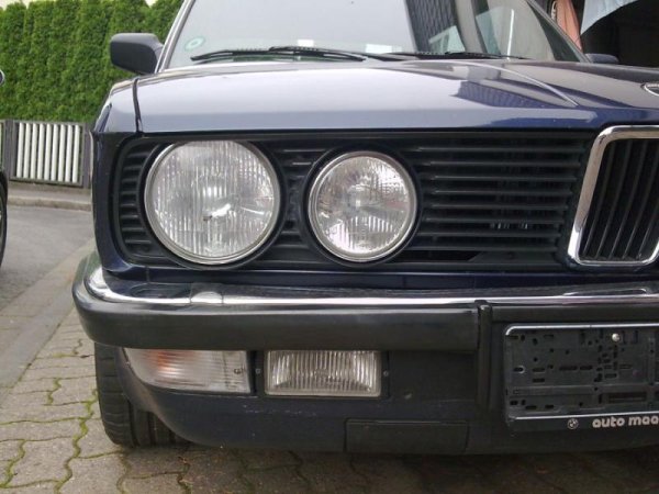 Dann mit dem weißen und siehe das sieht doch richtig Sportlich und nicht so Bieder original aus :-)