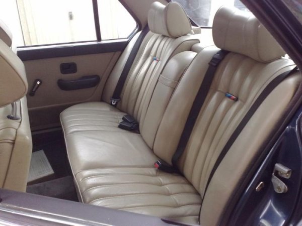 Rücksitzbank mit Kopfstützen lecker.....:-)