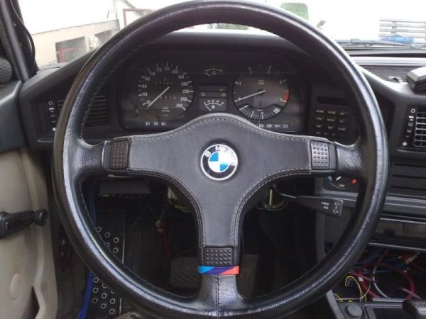 Super Seltenes Originales e28 M5 Volllederlenkrad :-)