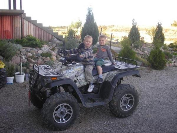 Junior auf nem Quad