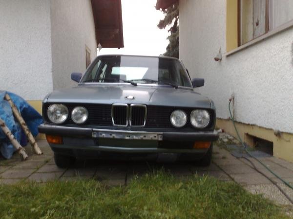 E28 Bilder sind vom Kauftag, dass Fahrzeug steht in der Werkstatt und ist zerlegt
