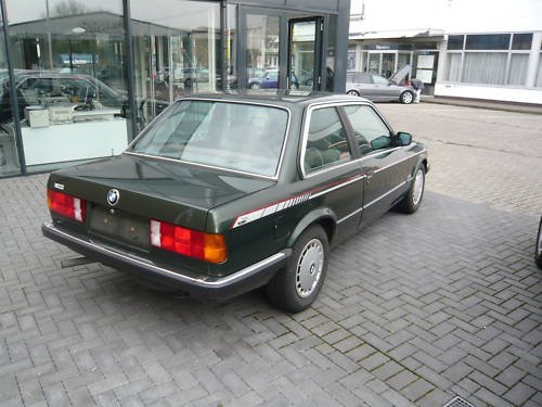 BMW E30 320i hinterteil